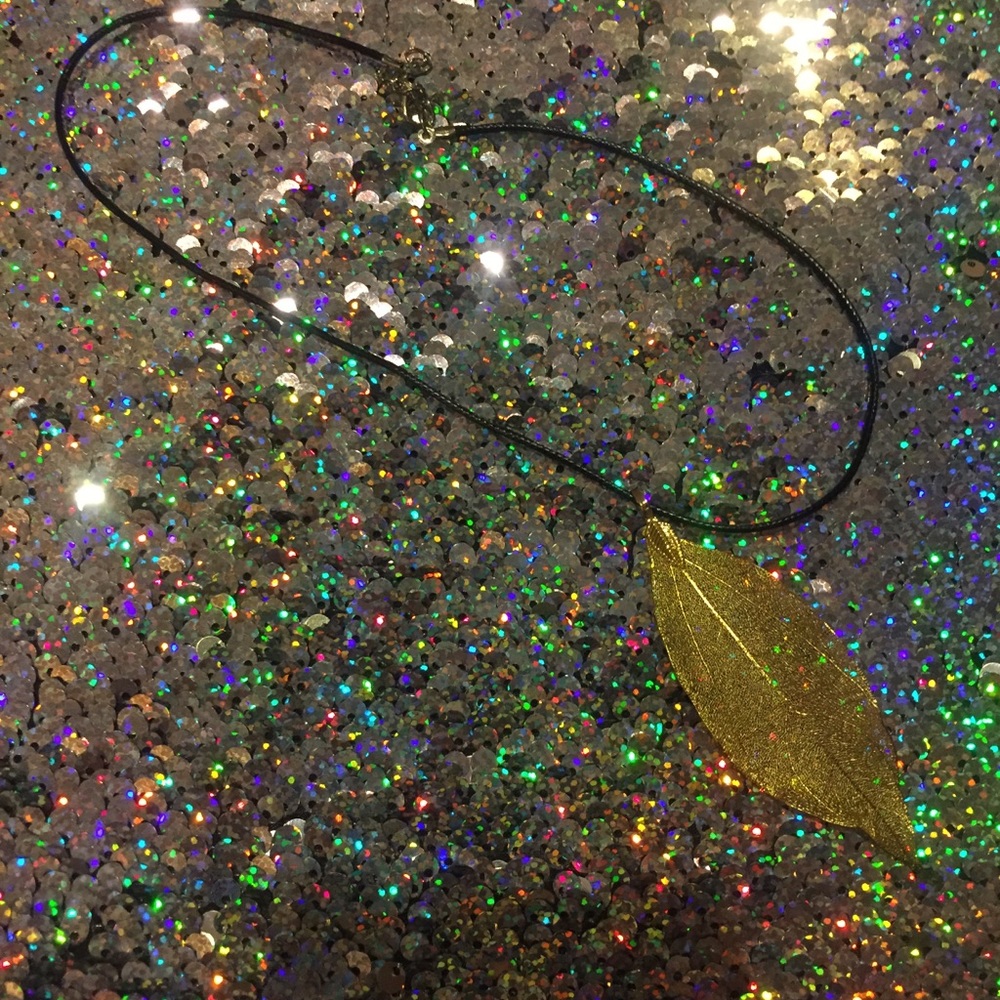 🍃 🍂 Lovely Metallic Leaf Necklace In Gold Or Silver - Picture 6 of 7